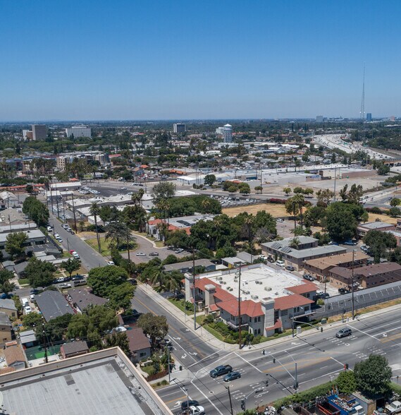 More Photos Of 902 N Grand Ave, Santa Ana Medical For Sale