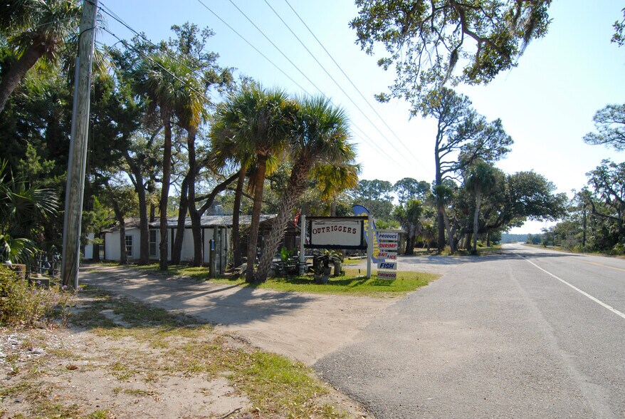 More Photos Of 2111 Sea Island Pky, Saint Helena Island General Retail For Sale