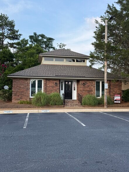 Primary Photo Of 5734 Windsor Dr, Columbus Office For Lease