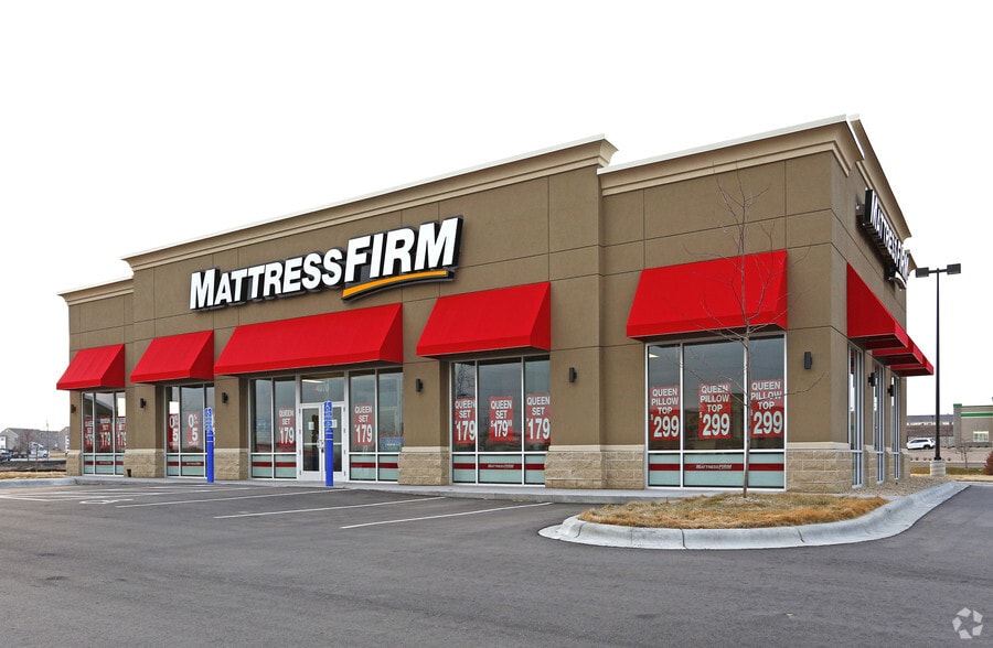 Primary Photo Of 4070 Dean Lakes Blvd, Shakopee Freestanding For Sale