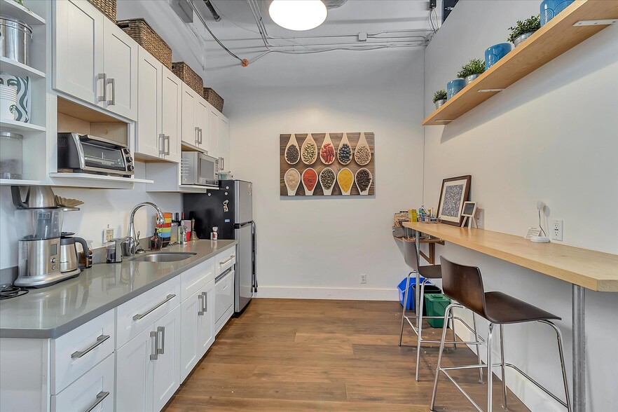 More Photos Of 260 Main St, Redwood City Loft Creative Space For Sale