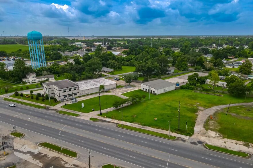 More Photos Of 805 Robin St/ 406 Airline Hwy, La Place Office For Sale