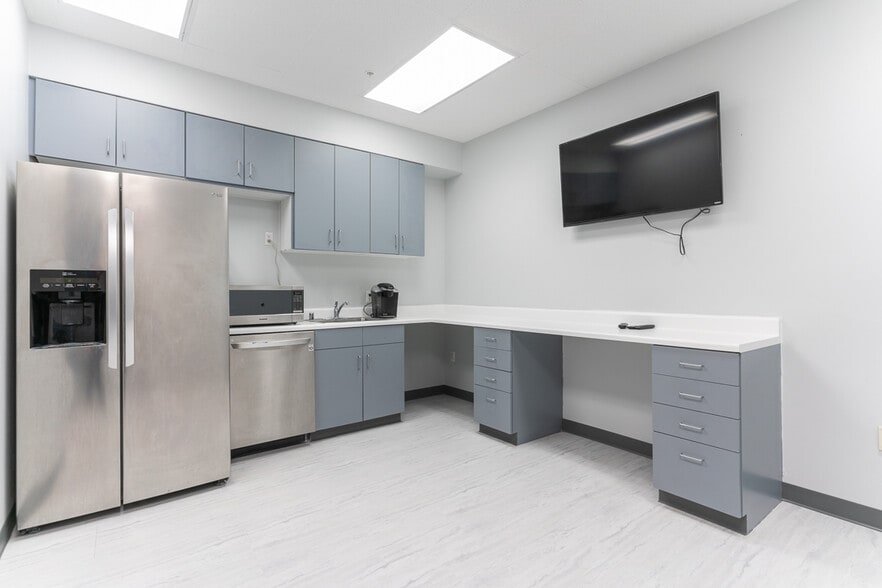 More Photos Of 11360 Pembrooke Sq, Waldorf Medical For Lease