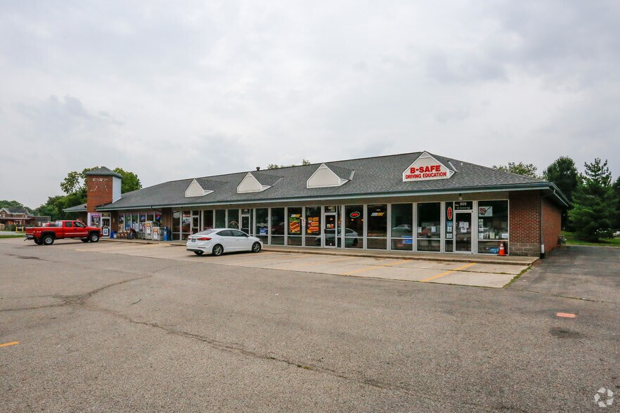 Primary Photo Of 801-809 W Central Ave, Carlisle Storefront For Lease