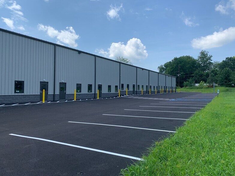 More Photos Of 44 Industrial Drive, New Britain Distribution For Lease