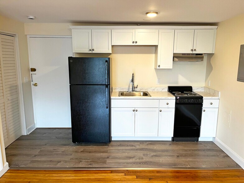 More Photos Of 447 Pleasant St, Melrose Apartments For Sale