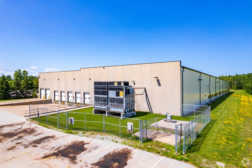 More Photos Of 1555 Glory Rd, Green Bay Manufacturing For Lease