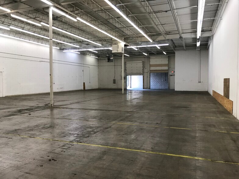 More Photos Of 5240-5300 Valley Industrial Blvd S, Shakopee Warehouse For Lease