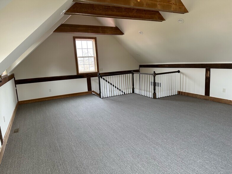 More Photos Of 2 Dark Hollow Rd, Pipersville Office For Lease