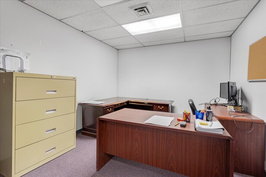 More Photos Of 1485 N Main St, Paris Land For Sale