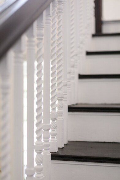 More Photos Of 2 Kemble St, Lenox Hotel For Sale