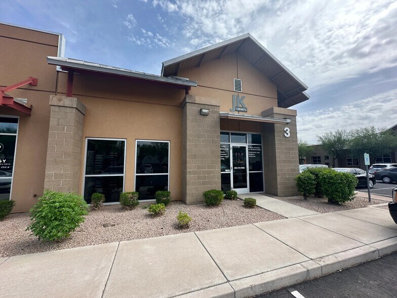 Primary Photo Of 2045 S Vineyard, Mesa Medical For Lease