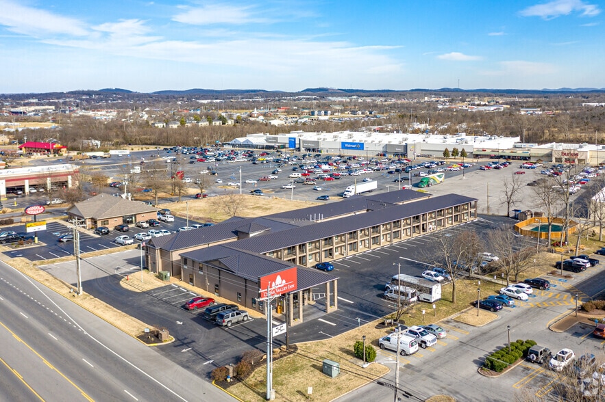 More Photos Of 631 S Cumberland St, Lebanon Hotel For Sale