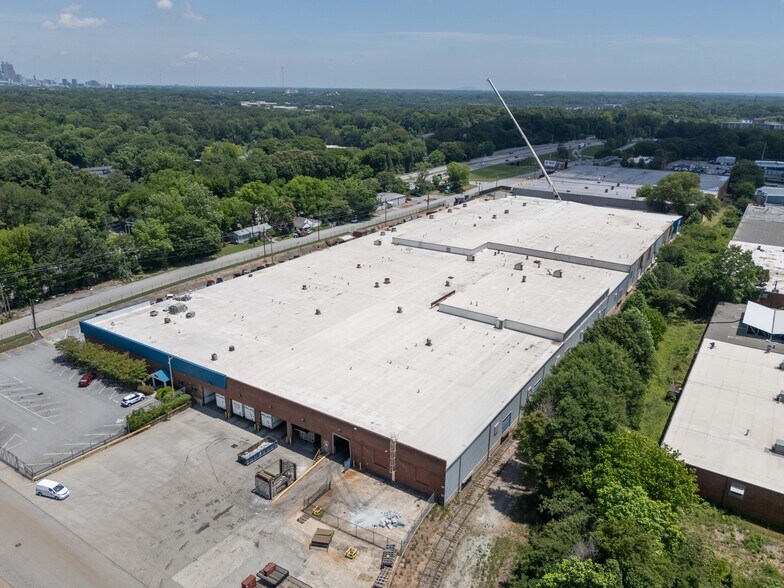 More Photos Of 3200 Lakewood Ave, East Point Manufacturing For Lease