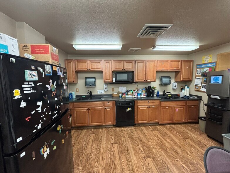 More Photos Of 2230 Kingwood St, Florence Warehouse For Sale
