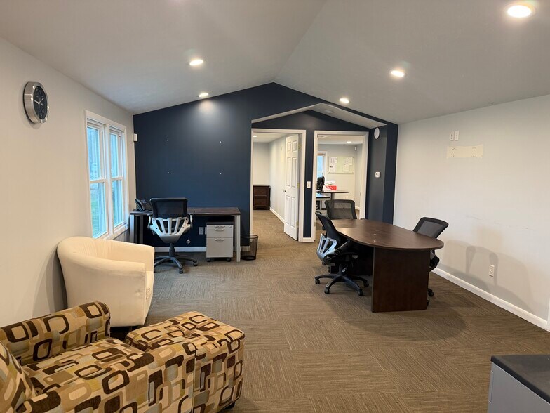 More Photos Of 4334 Abrigador Trl NE, Comstock Park Office For Lease