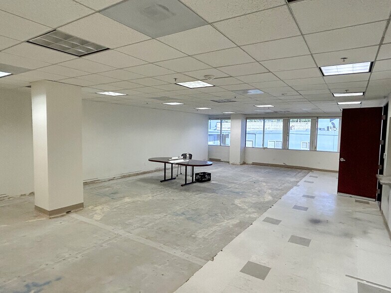 More Photos Of 50 N La Cienega Blvd, Beverly Hills Coworking Space