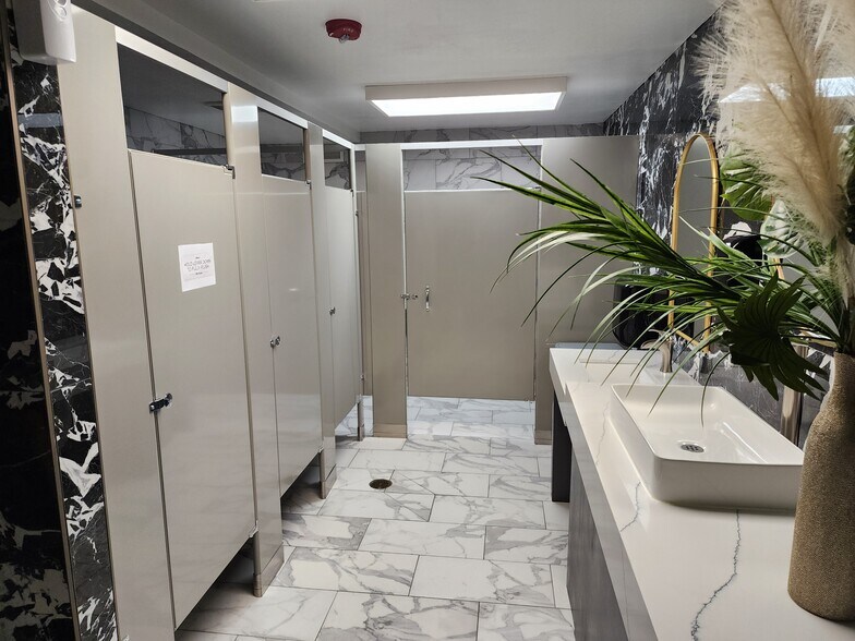 More Photos Of 142-144 N K St, Tulare Restaurant For Sale