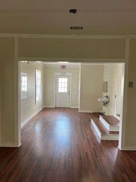 More Photos Of 134 NW Burk St, Lake City Daycare Center For Lease