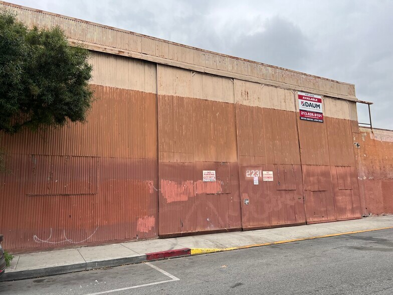 More Photos Of 2231 Randolph St, Huntington Park Manufacturing For Lease
