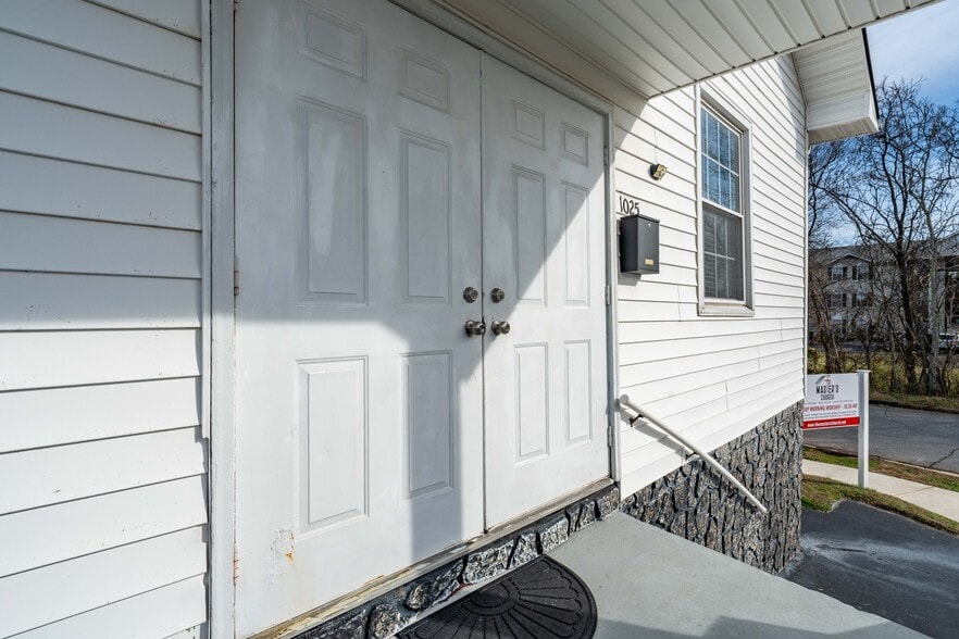 More Photos Of 1025 Maple St, Kingsport Religious Facility For Sale