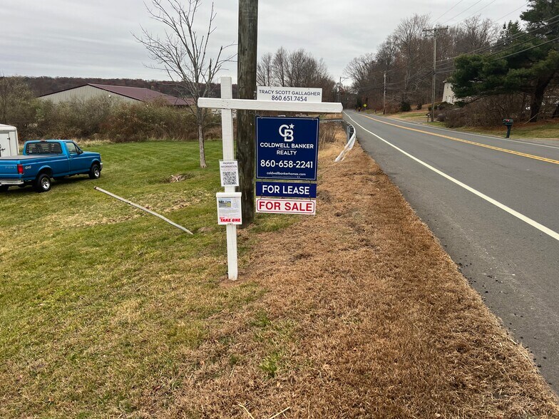 More Photos Of 406 Somers Rd, Ellington Freestanding For Sale