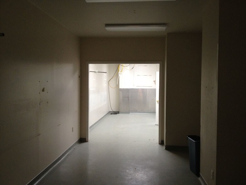 More Photos Of 6100 Bellevue Ln, Anderson Warehouse For Sale