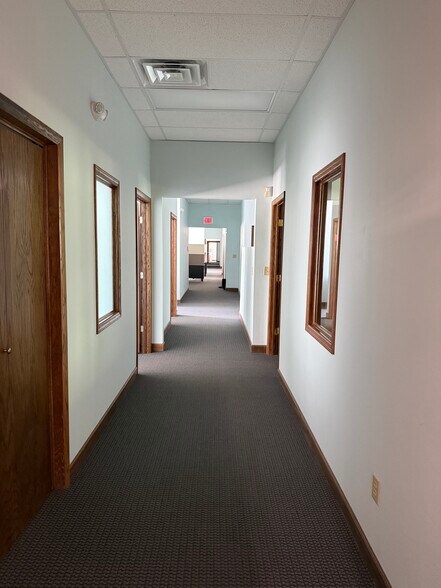 More Photos Of 1801 Fuller Rd, West Des Moines Flex For Sale