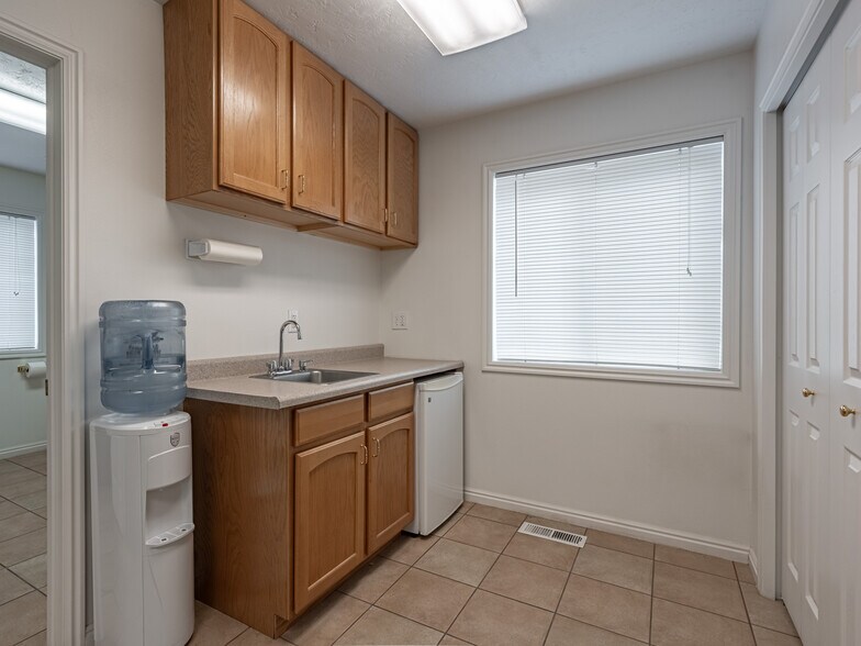 More Photos Of 280 Laurel Ln, Chubbuck Industrial For Sale