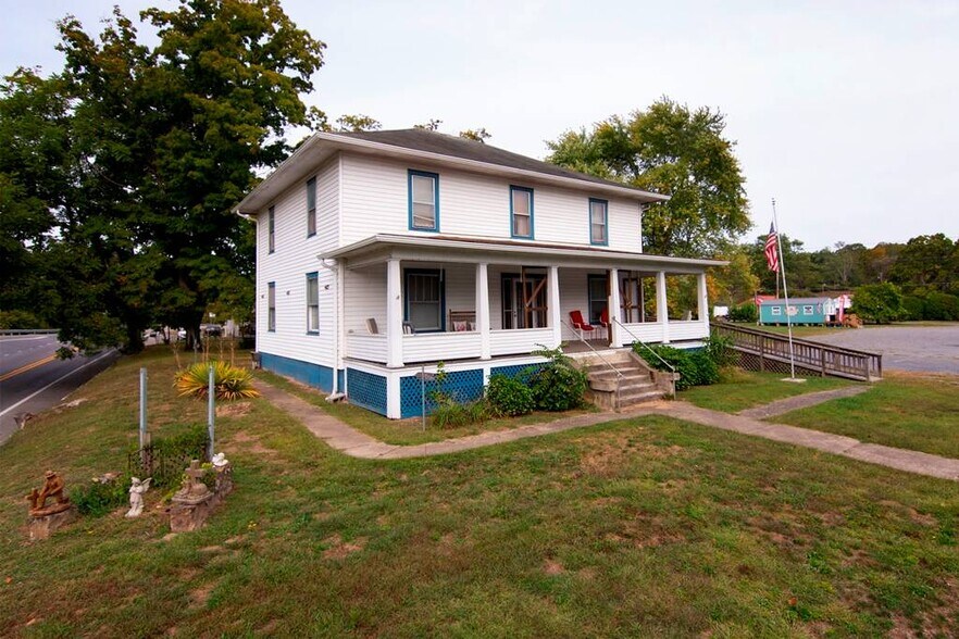 More Photos Of 101 Davis st, Alderson Freestanding For Sale