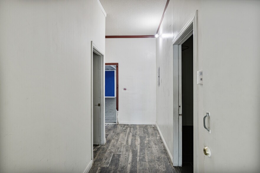 More Photos Of 13052 Hawthorne Blvd, Hawthorne General Retail For Lease