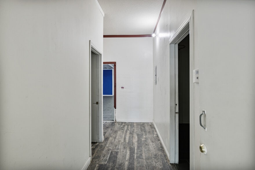 More Photos Of 13052 Hawthorne Blvd, Hawthorne General Retail For Lease