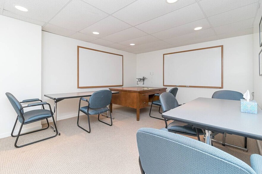 More Photos Of 832 Fisgard St, Victoria Office For Sale
