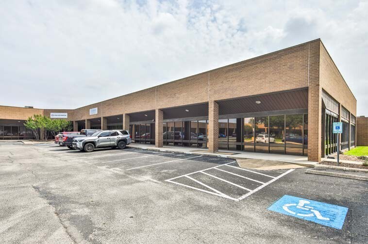 More Photos Of 1850-1900 Grandstand Dr, San Antonio Unknown For Lease