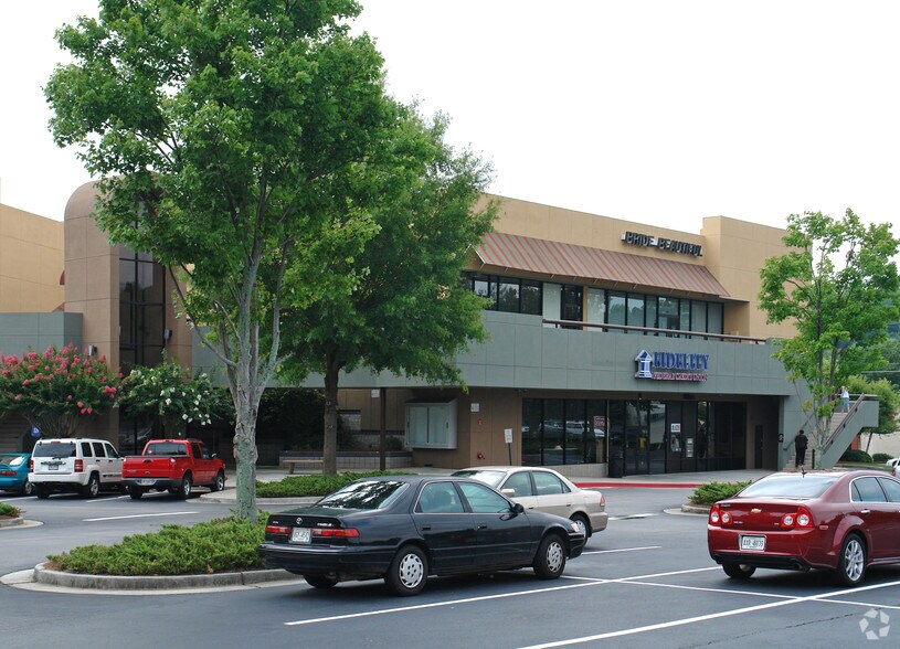 More Photos Of 6690 NE Roswell Rd, Atlanta Unknown For Lease