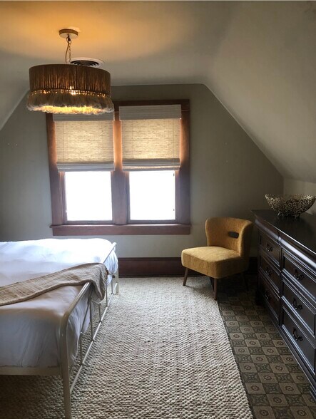 More Photos Of 139 SW I St, Grants Pass Specialty For Sale