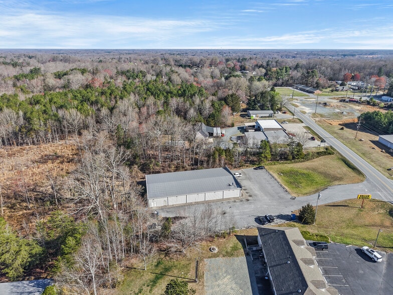 More Photos Of 8547 N Highway 150, Clemmons Freestanding For Sale