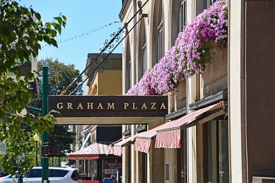 More Photos Of 205 N College Ave, Bloomington Office For Lease