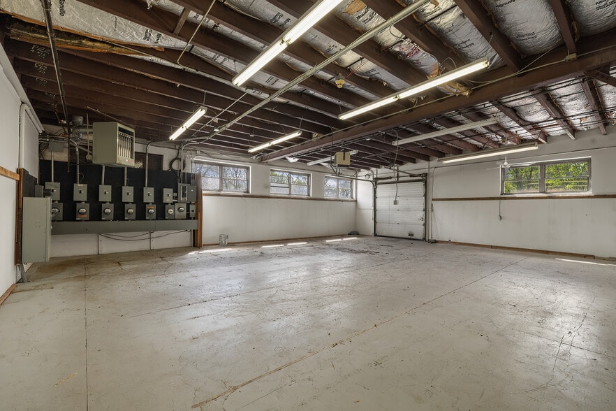 More Photos Of 47 Maple Ave, Flemington Light Manufacturing For Lease