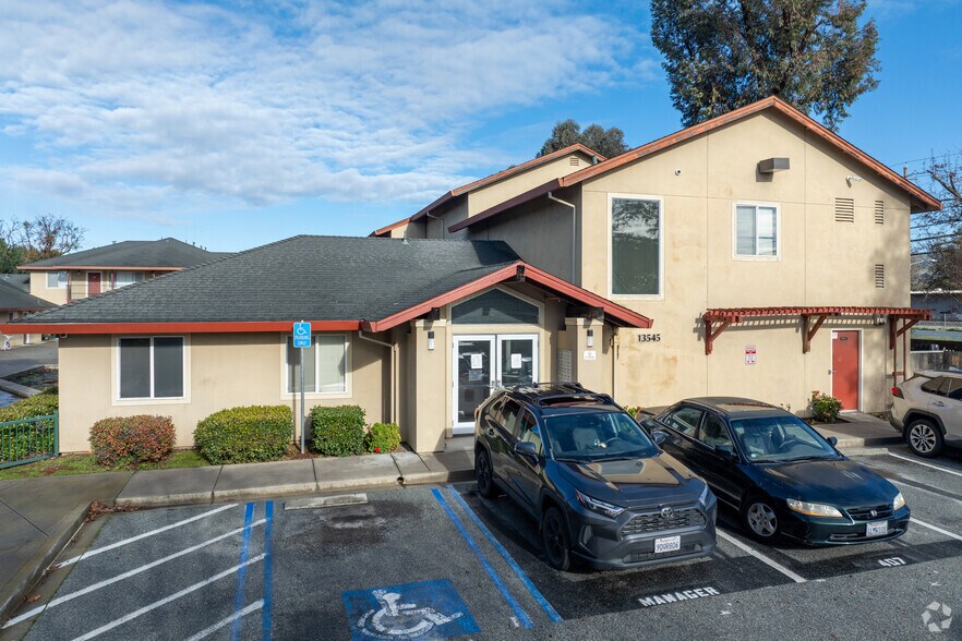 More Photos Of 13535-13545 Monterey Rd, San Martin Schools For Lease