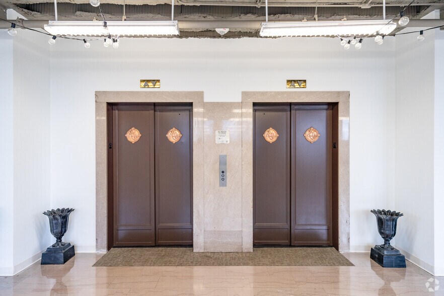 More Photos Of 808 Travis St, Houston Office For Lease