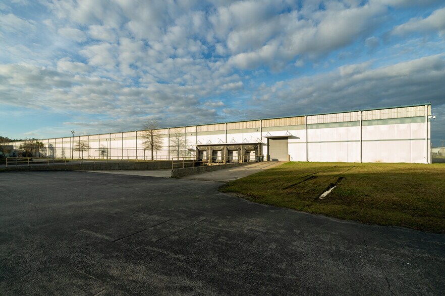 More Photos Of 175 McQueen Blvd, Summerville Manufacturing For Lease
