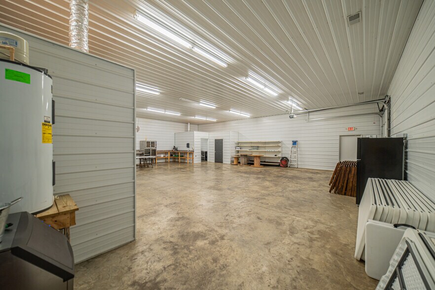 More Photos Of 71 Commerce St, Hickory Supermarket For Sale