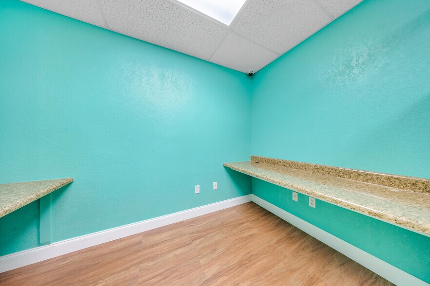 More Photos Of 7760 W 20th Ave, Hialeah Warehouse For Sale