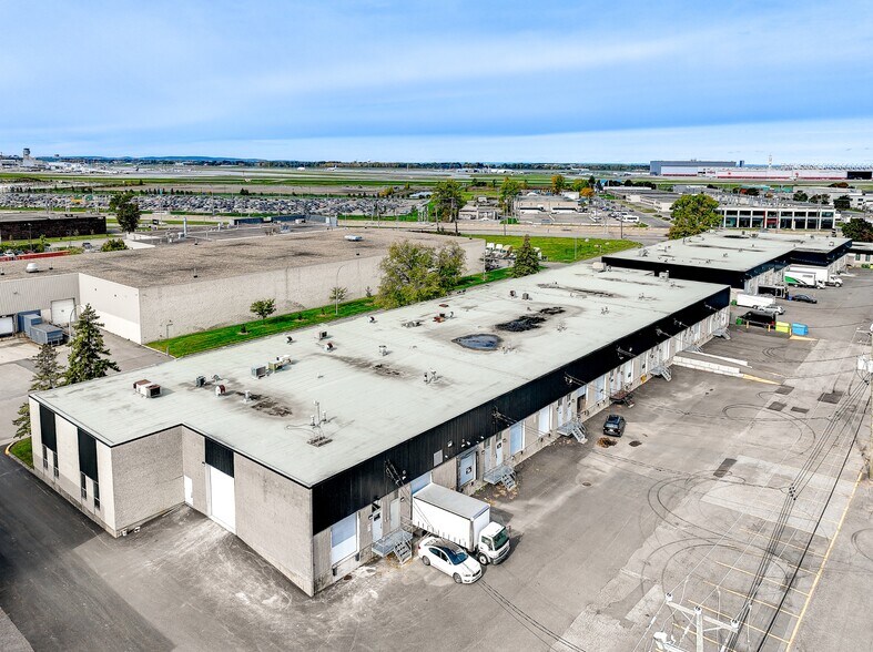 More Photos Of 703-729 Av Meloche, Dorval Warehouse For Lease