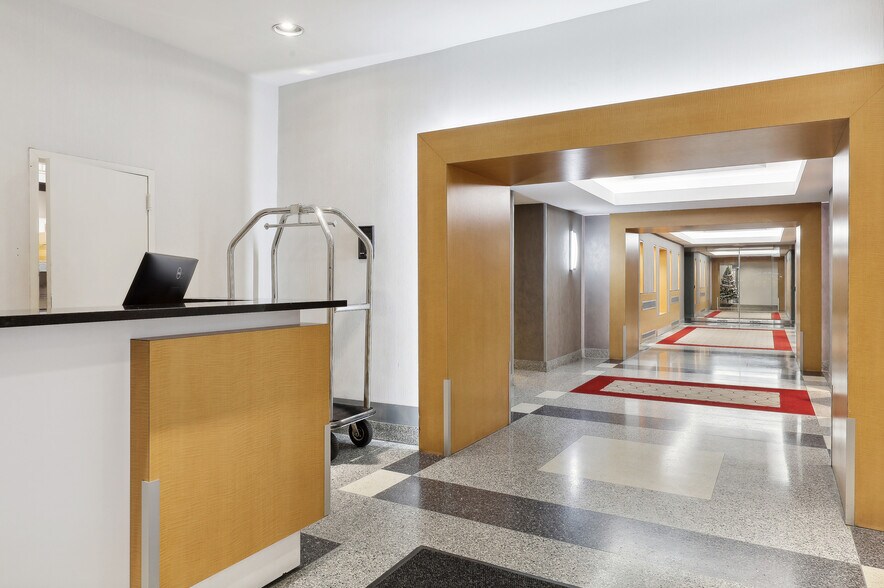 More Photos Of 330 W 58th St, New York Apartments For Lease