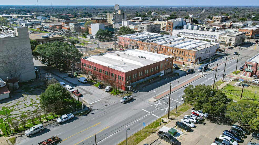 More Photos Of 123 William J Bryan Parkway, Bryan Warehouse For Sale