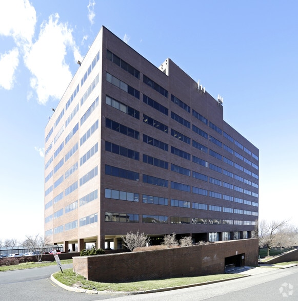 More Photos Of 2 Executive Dr, Fort Lee Office For Lease