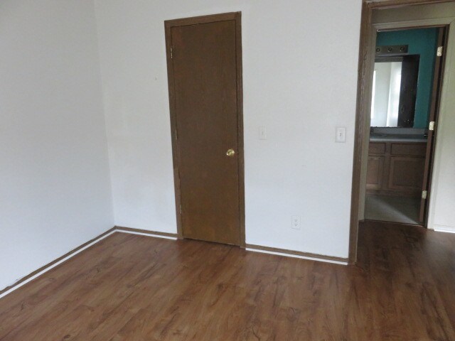 More Photos Of 18-20 E Main St, Altus Apartments For Sale