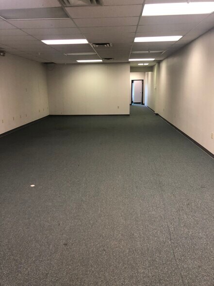 More Photos Of 1036-1062 Corporate Ln, Export Storefront Retail Office For Lease